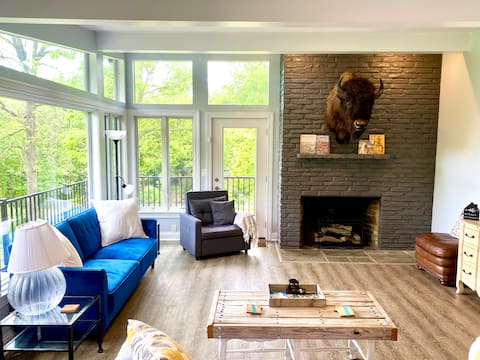 Top Airbnb: Scenic Lookout - Short Walk to Rec, Goggin, Uptown in Oxford