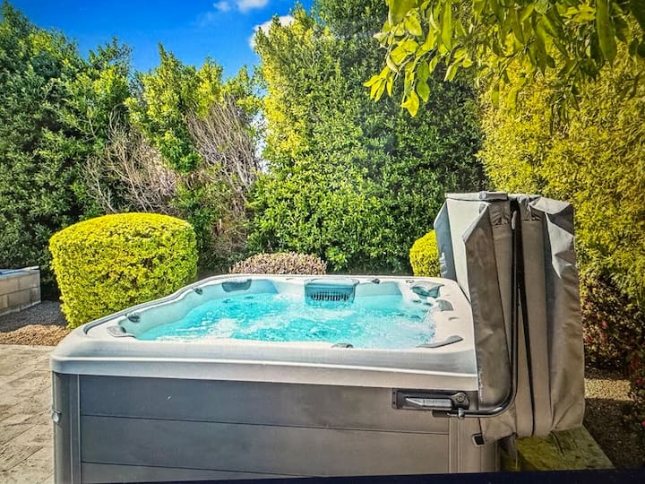 N. Scottsdale 6 Bdrm Sanctuary w/Pool & hot tub! - Houses for Rent