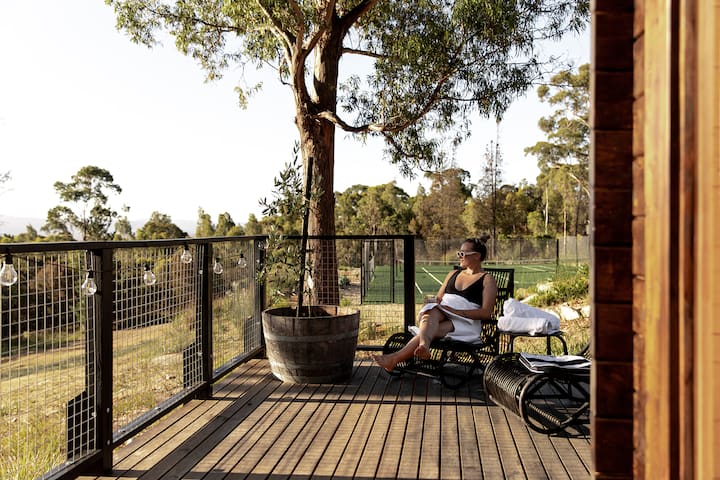 The Chalet & The Pavilion – Tennis Court & Sauna gallery image 4