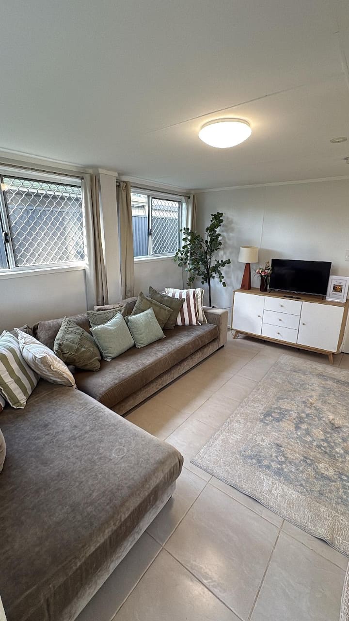 Family Friendly One Bedroom Studio - Brisbane