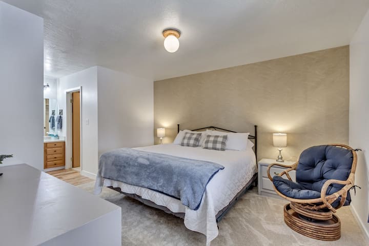 Krevat dopio "king size"! Karrige lëkundëse dhe pako lojërash për foshnjat. 