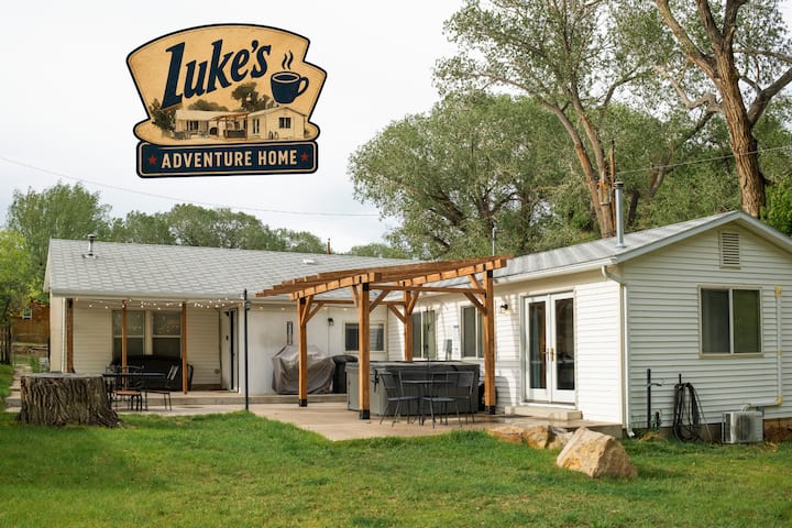 Flaming Gorge | Hot Tub | Boat Parking | Sleeps10