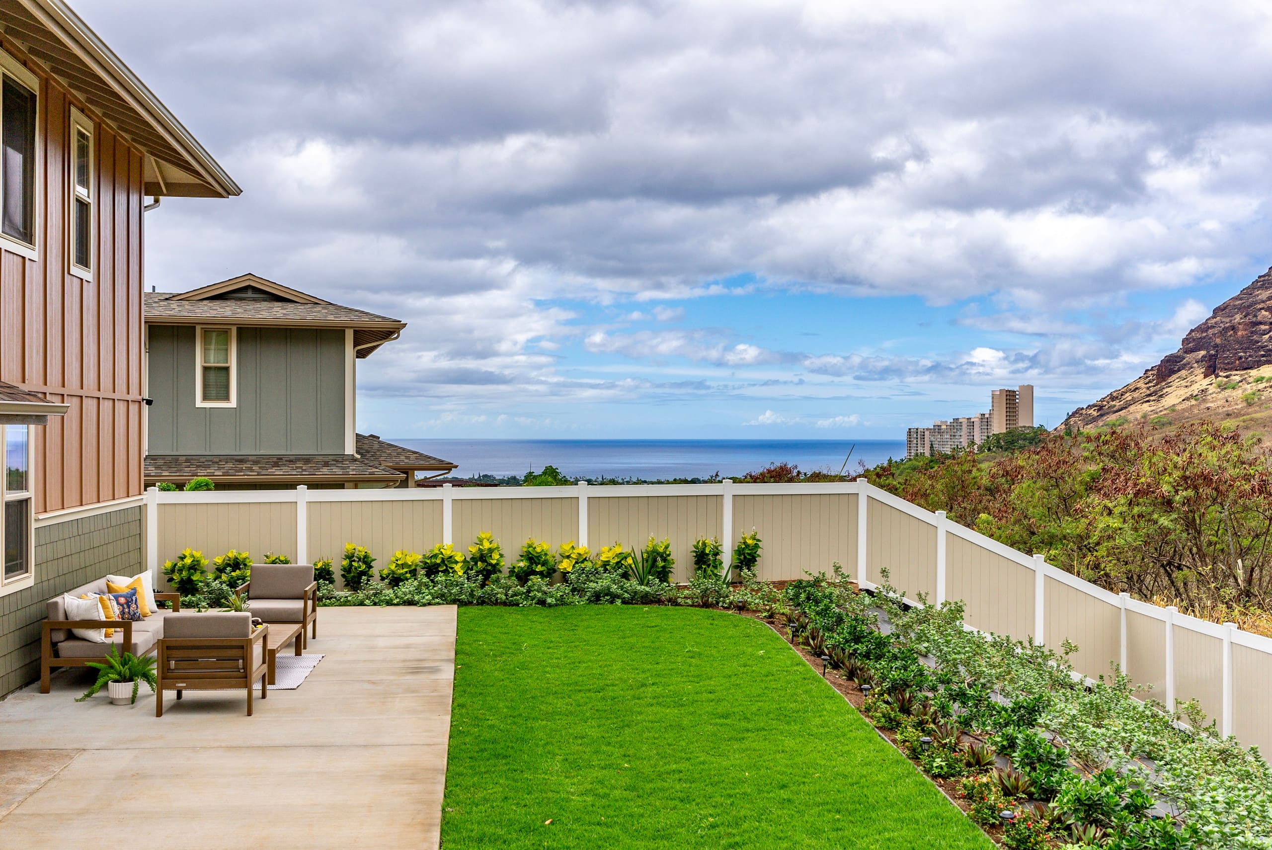 Home in Waianae · ★4.94 · 4 bedrooms · 7 beds · 2.5 private baths - Image 35