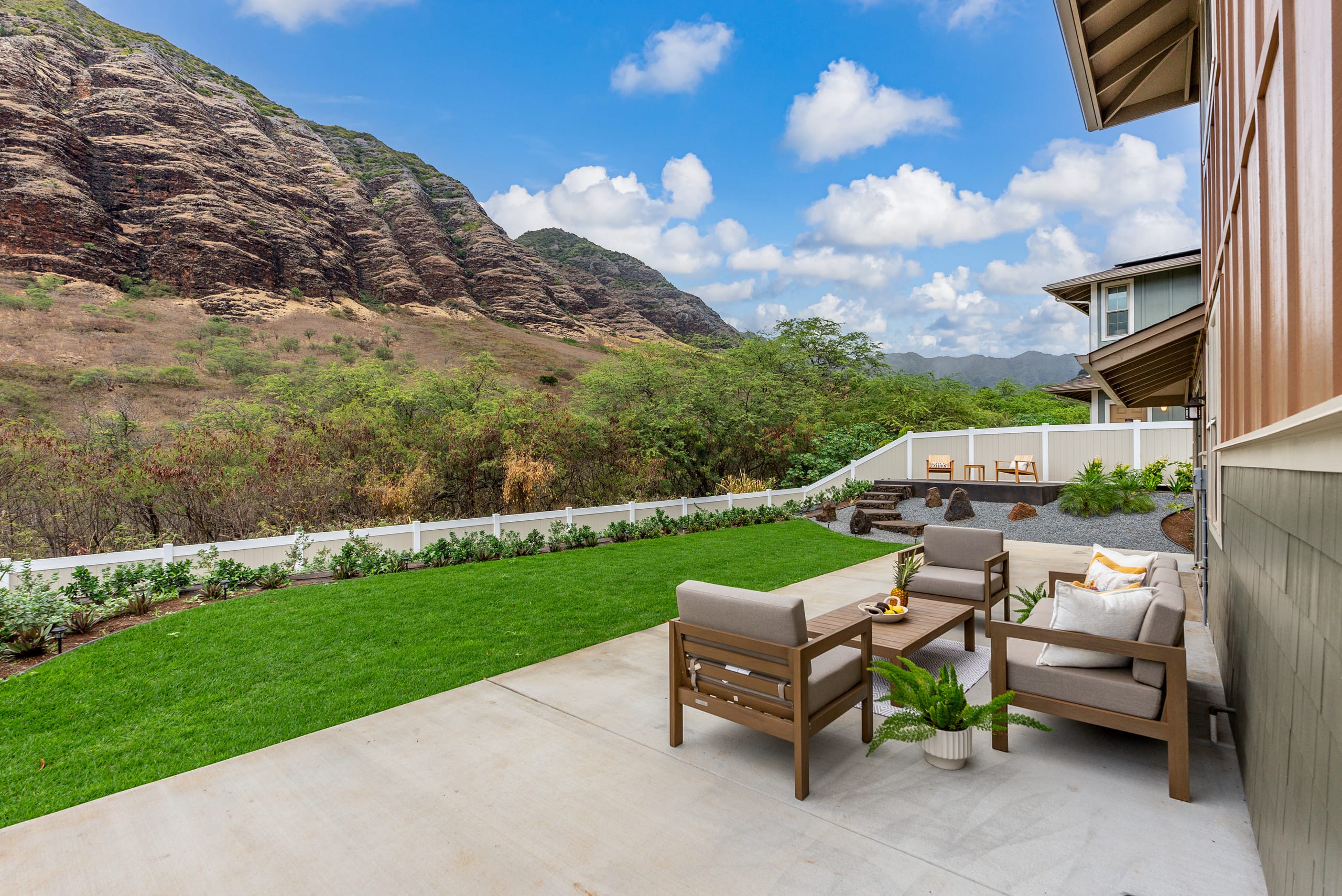 Home in Waianae · ★4.94 · 4 bedrooms · 7 beds · 2.5 private baths - Image 52