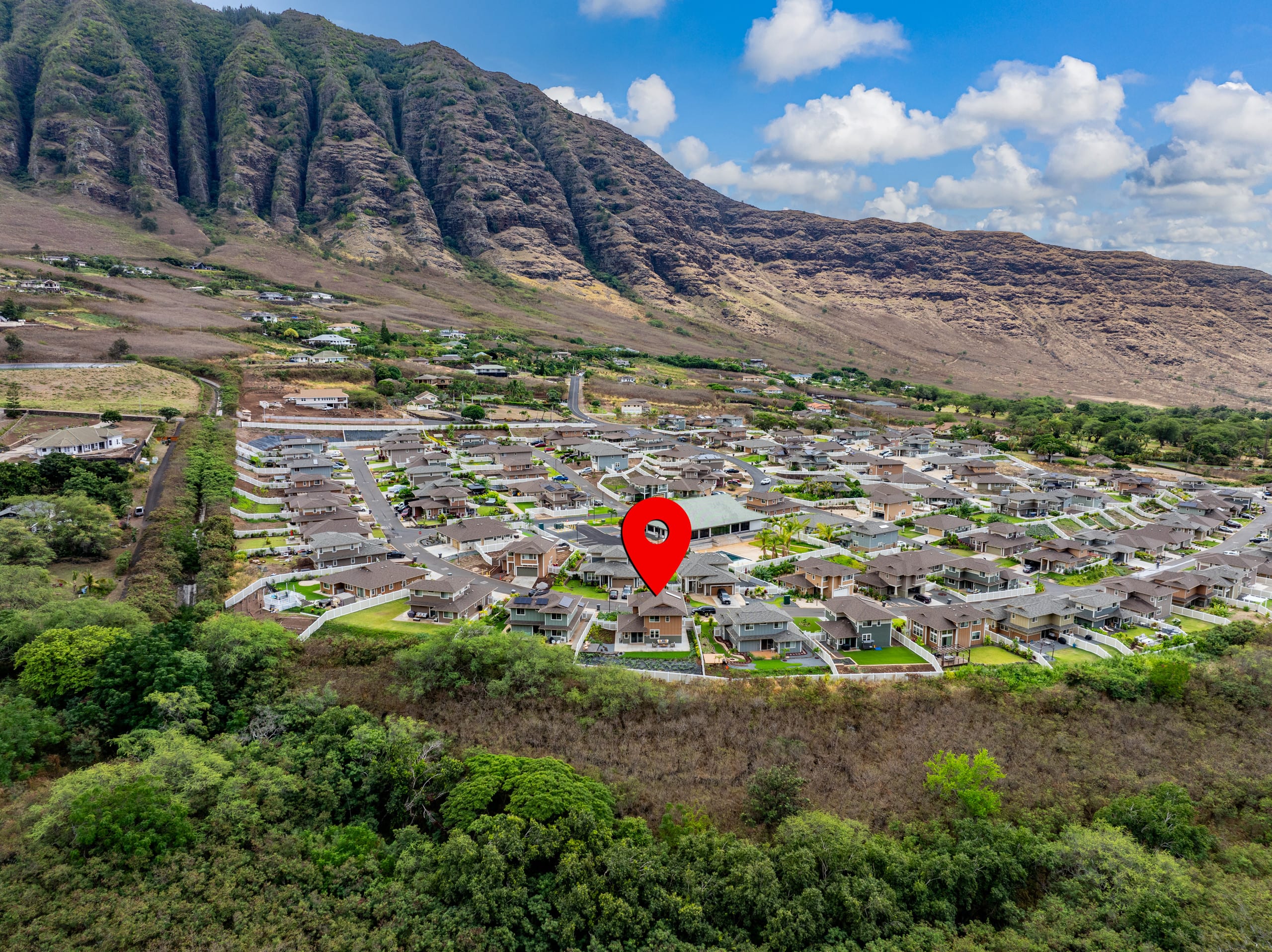 Home in Waianae · ★4.94 · 4 bedrooms · 7 beds · 2.5 private baths - Image 39