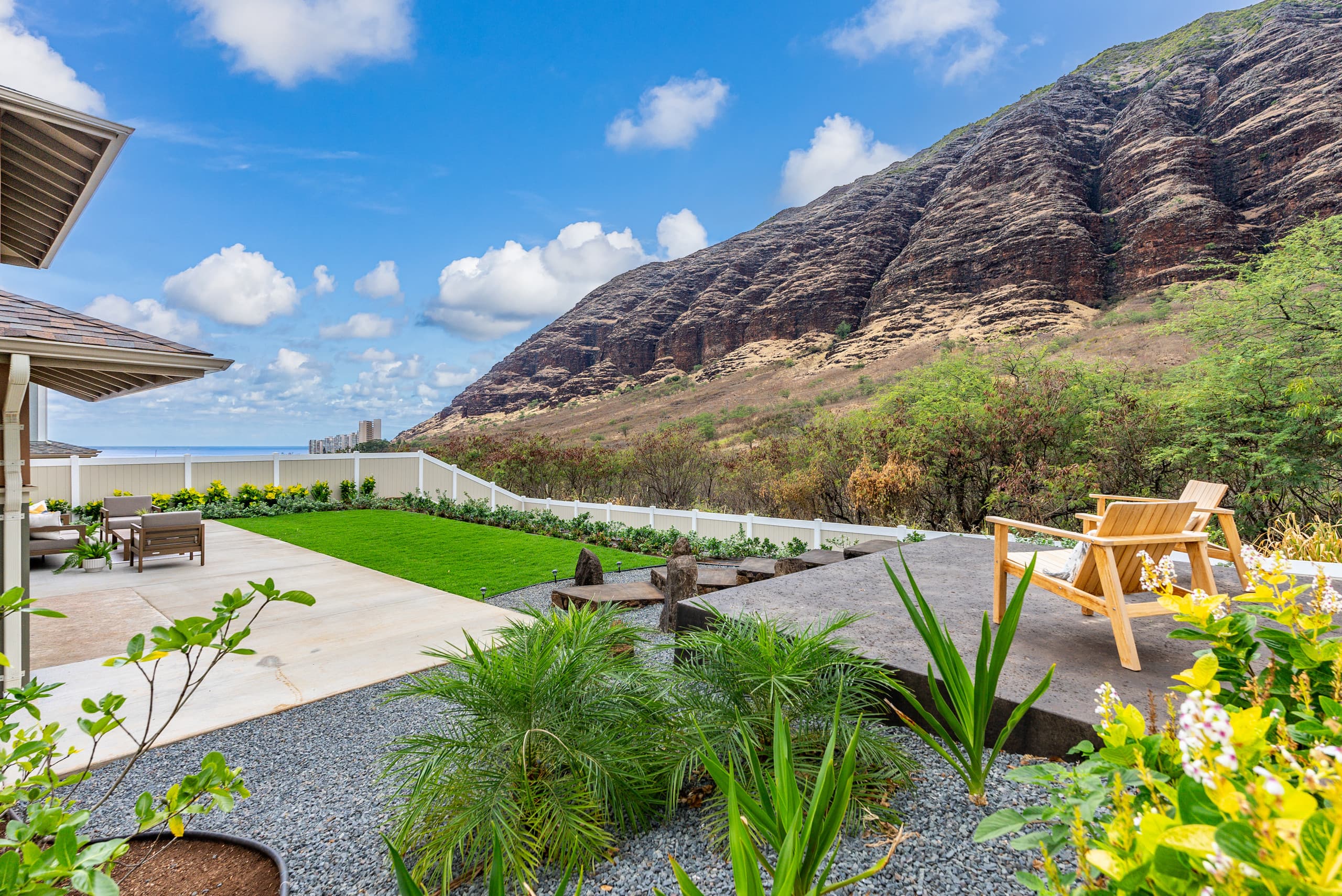 Home in Waianae · ★4.94 · 4 bedrooms · 7 beds · 2.5 private baths - Image 34