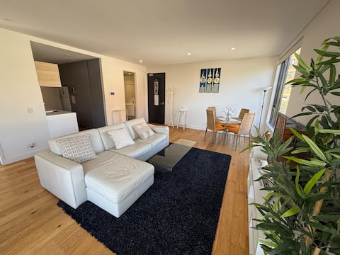 Successful Airbnb property: Comfortable at Central Station in Surry Hills