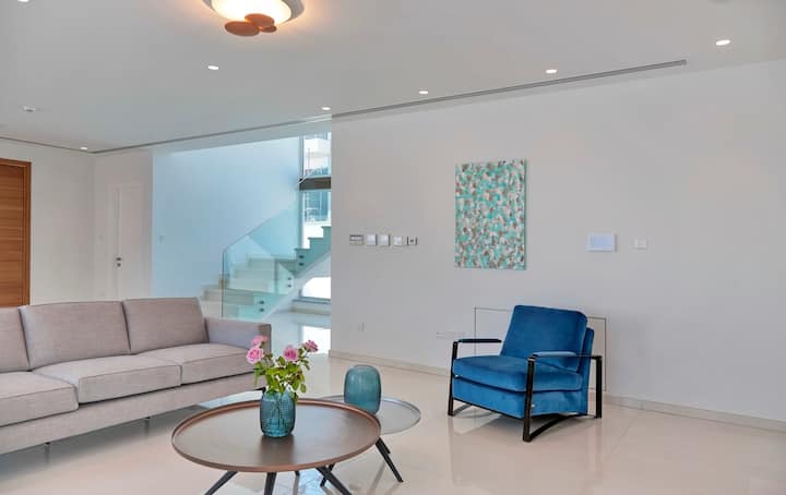 Oriana Seaview Villa: Rooftop Jacuzzi, Private - アヤナパ