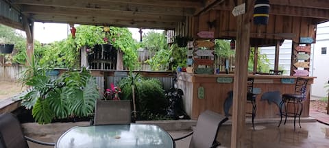 Mermaid Cottage, w/boat parking, Pet Friendly.