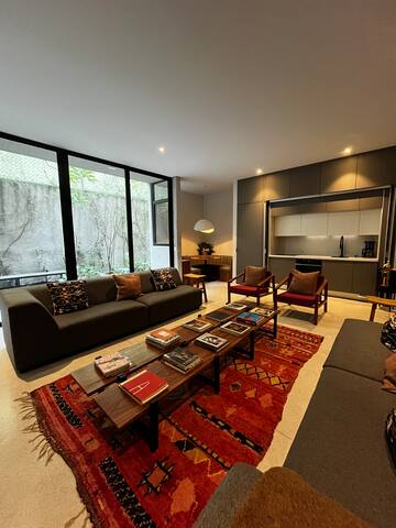 Luxury 3 BR in Heart of La Roma gallery image 3