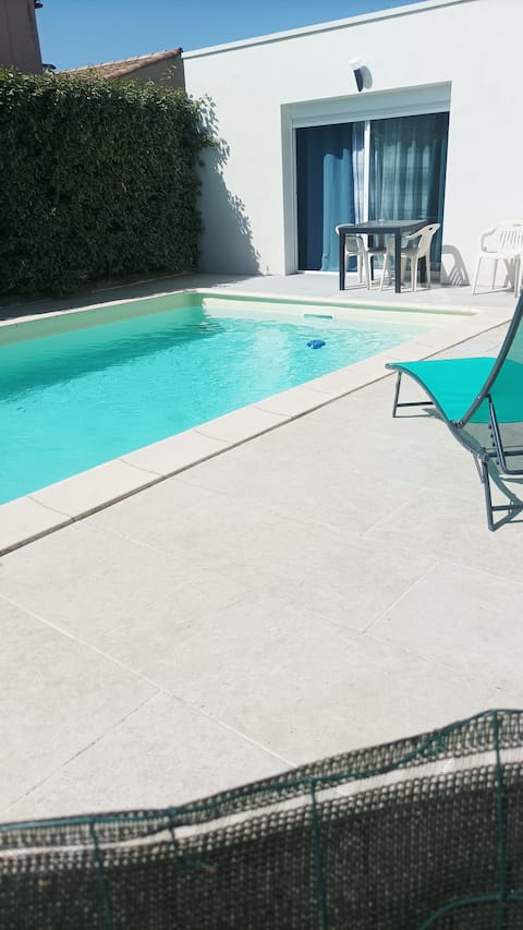 extension with private pool 6sur4
without view