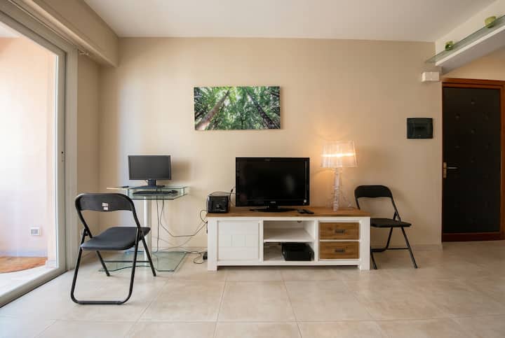 Studio 100m De La Mer Avec Terrasse - Menton
