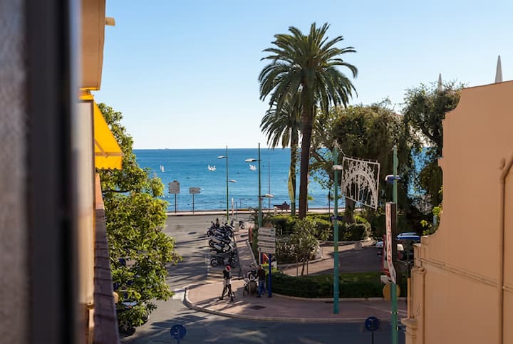 Studio 100m De La Mer Avec Terrasse - Menton