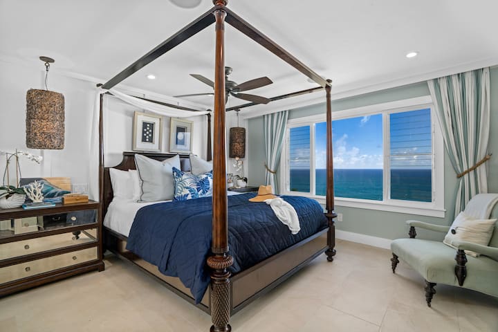 Kauai Haven: Designer Dream, Ocean Front and a/c