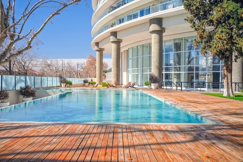 Magical views in luxury building + bikes