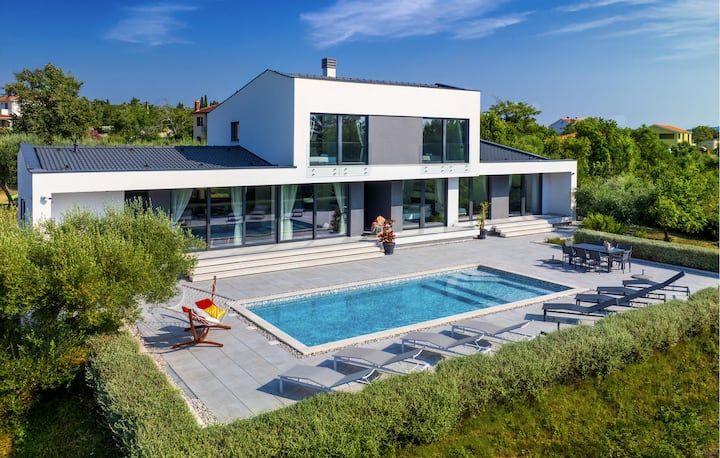 Awesome Home In Rakalj - Rakalj
