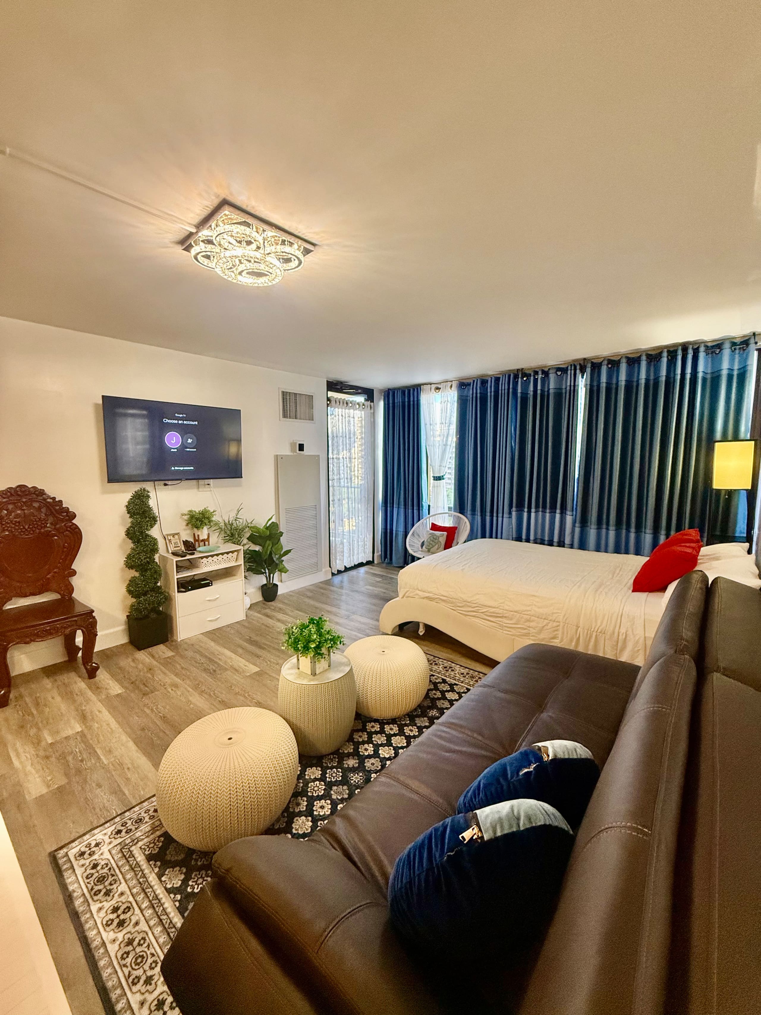 Condo in Honolulu · ★4.83 · 1 bedroom · 3 beds · 1 private bath - Image 35