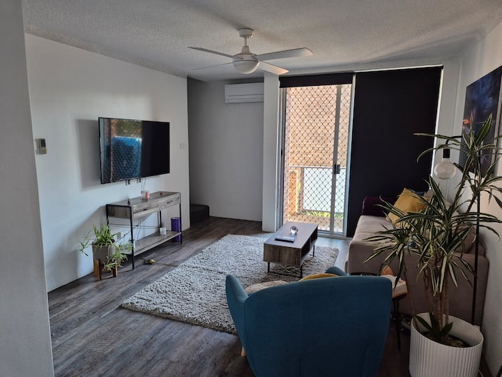Central Sunny Townhouse - Wickham