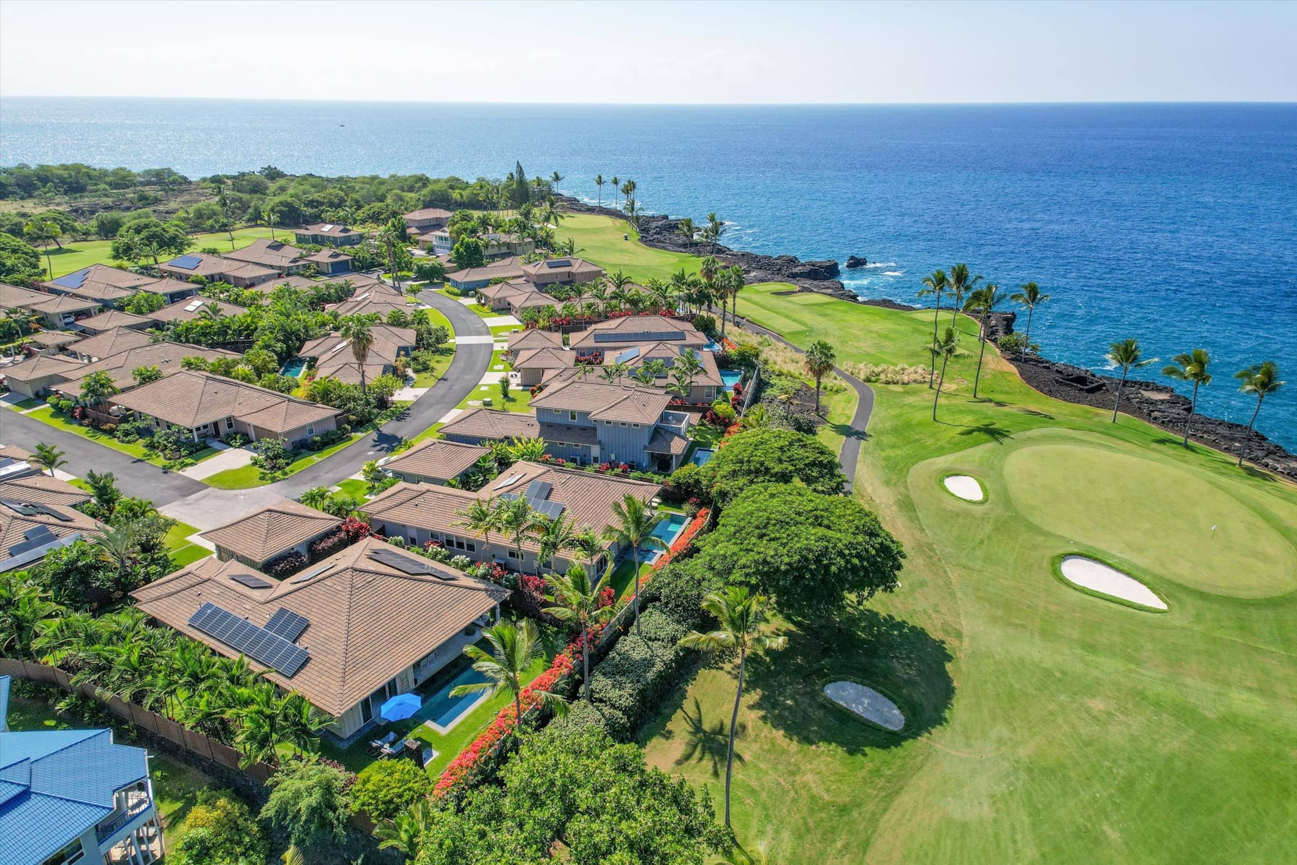 Home in Kailua-Kona · ★5.0 · 3 bedrooms · 4 beds · 3.5 baths - Image 32
