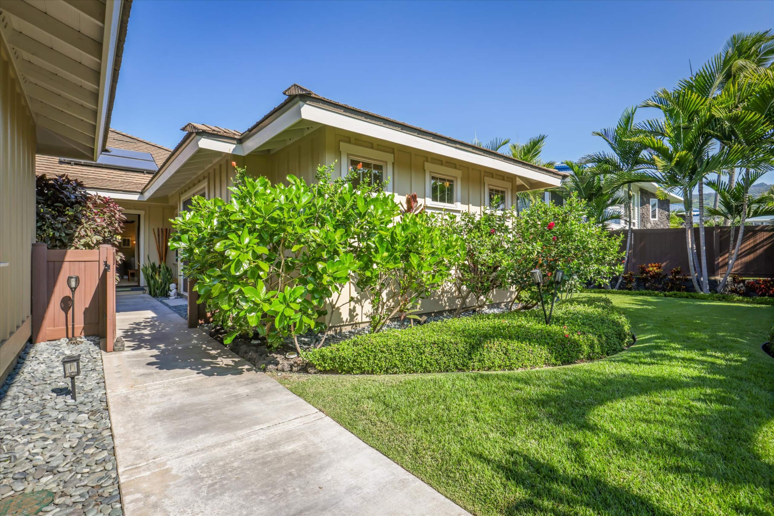 Home in Kailua-Kona · ★5.0 · 3 bedrooms · 4 beds · 3.5 baths - Image 41