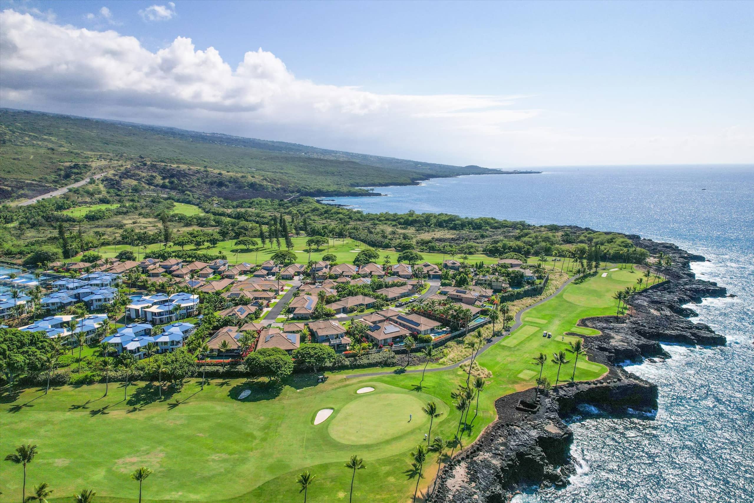 Home in Kailua-Kona · ★5.0 · 3 bedrooms · 4 beds · 3.5 baths - Image 33