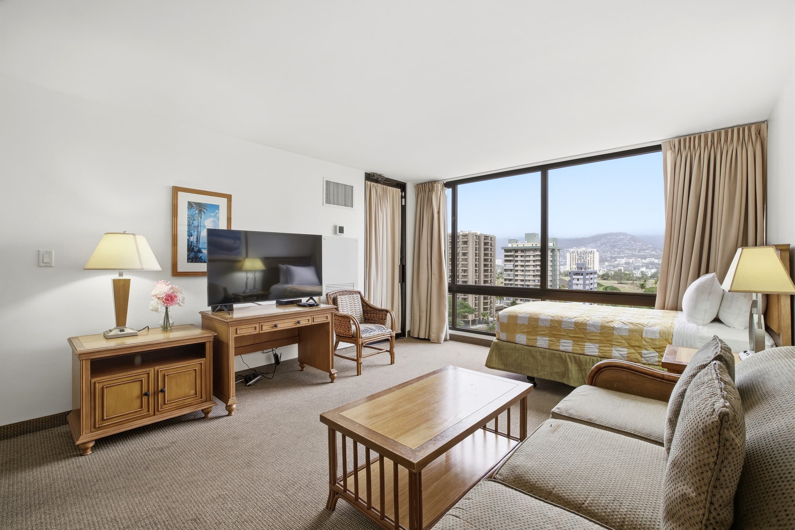 Hotel in Honolulu · ★4.56 · 1 bedroom · 3 beds · 1 private bath - Image 2