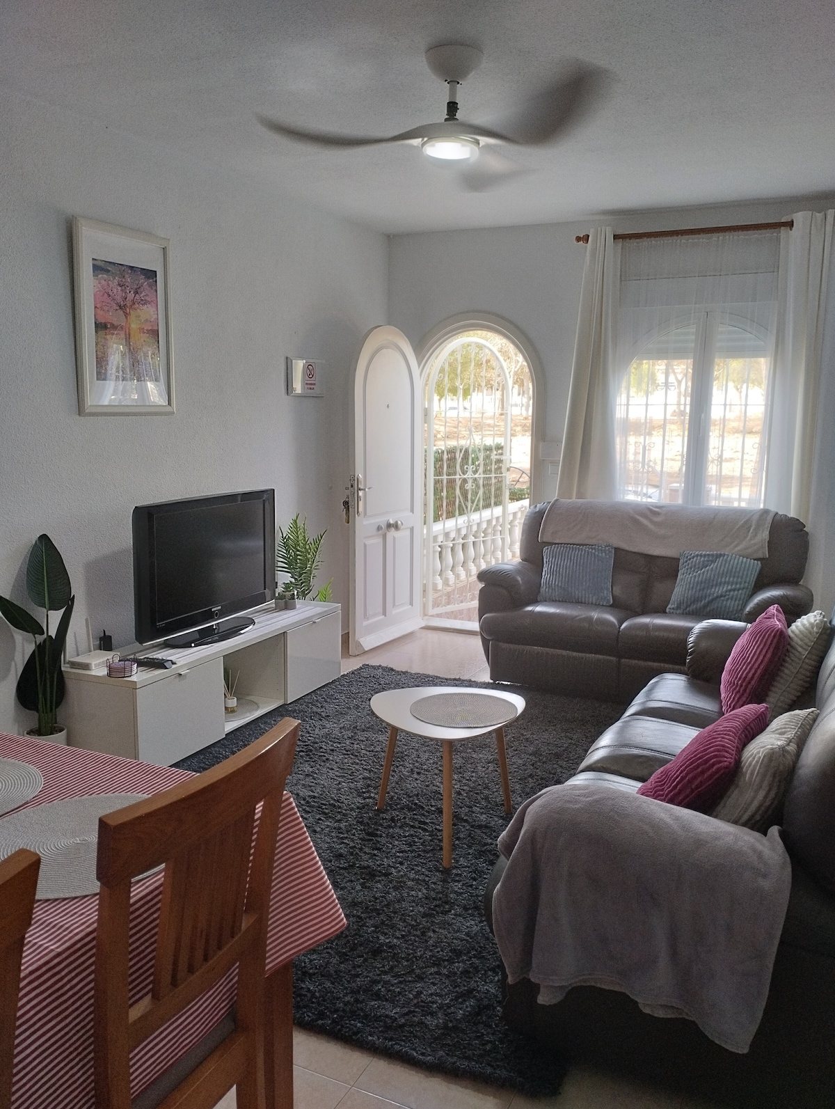 Top Airbnb: South facing, 2 bedroom townhouse in la Florida. en Orihuela