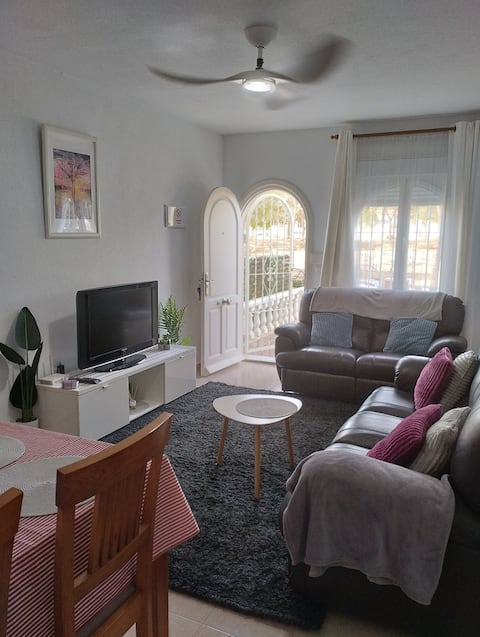 Top Airbnb: South facing, 2 bedroom townhouse in la Florida. en Orihuela