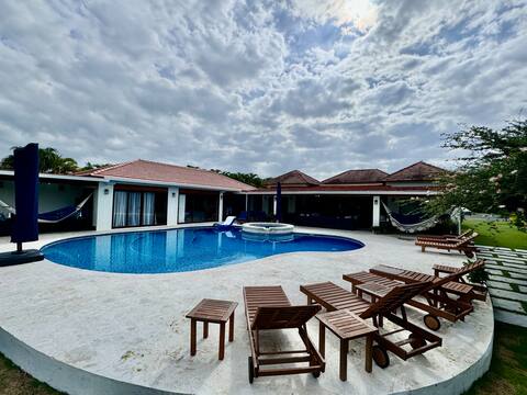Villa Solara 5 - Luxury 5 Bedroom Pool Villa