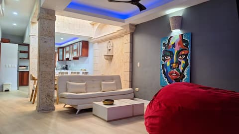 Top performing Airbnb: Walled City Visitors Ok 5 bedroom w/ Jacuzzi in Centro