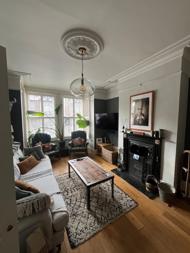 Large Private Room Nr Racecourse - Cheltenham