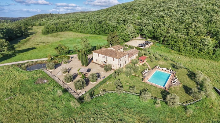 Big Ground Floor Tuscan Apartment, Shared Pool! - San Gimignano