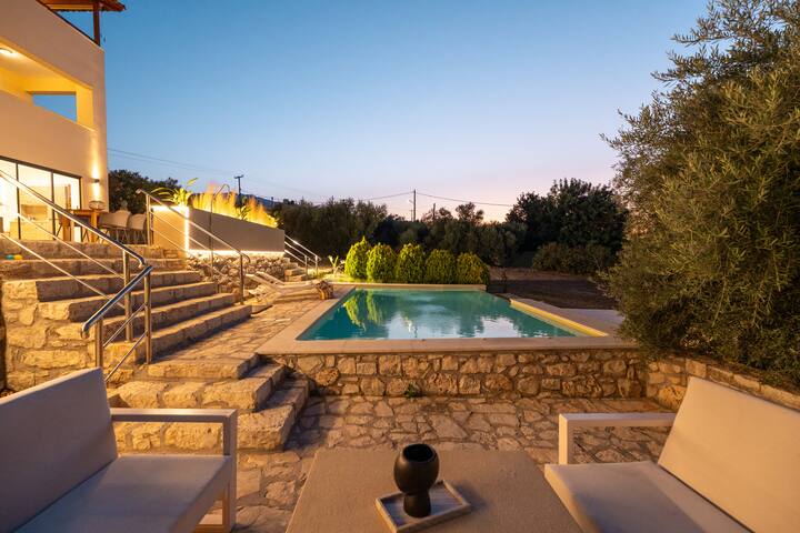 Elarchon Villa – Private Pool & Playroom with Gym gallery image 4