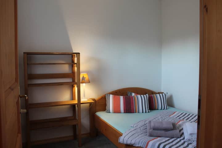 Schlafzimmer 2