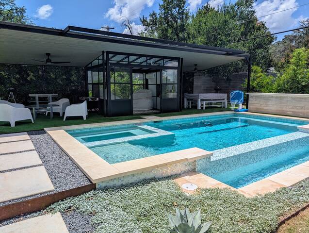 New Lux Home 5bd/5ba with Pool & Hot Tub gallery image 2