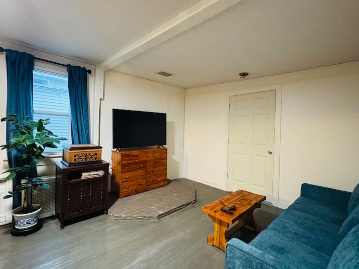 Apartment On The Bike Trail, In The Heart Of Adams - North Adams, MA