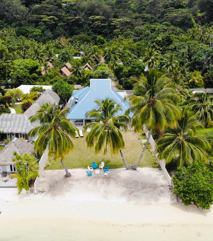 Semi-detached villa in Haapiti by the sea