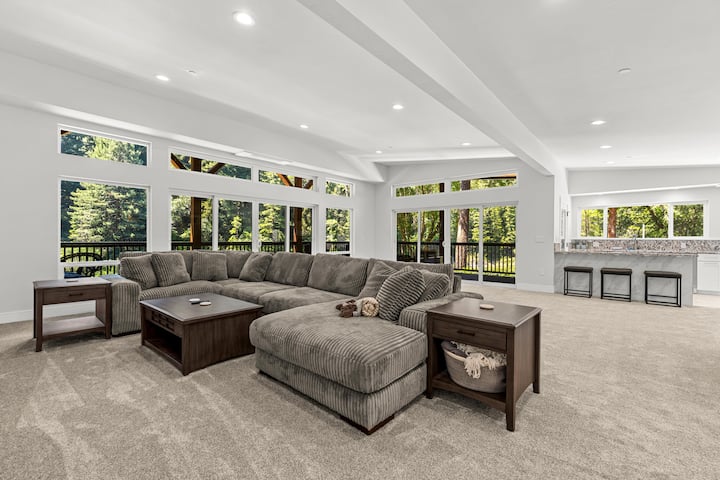 Luxurious River Front Estate In The Redwoods - Humboldt County, CA