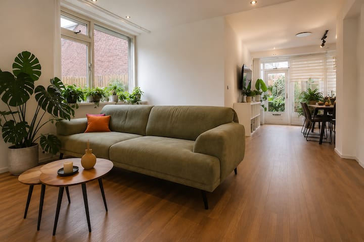 Spacious Central 3 Storey Home - Eindhoven