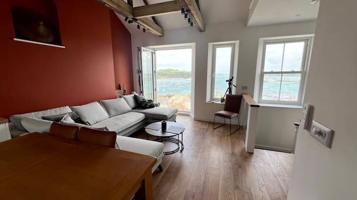 Luxury Panoramic Harbour View Apartment For 6 - Falmouth