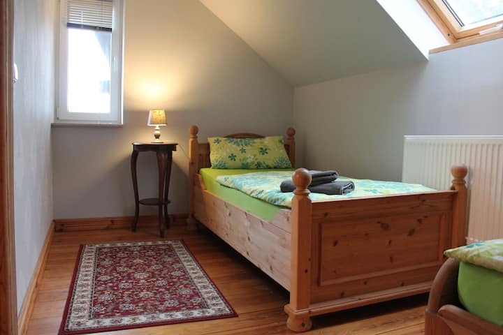 Schlafzimmer 1