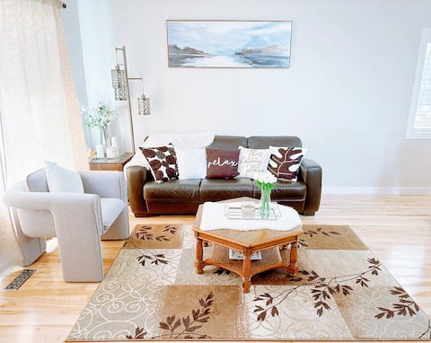 Popular Airbnb listing: Bright Family Home | Near Banff | Garage in Calgary