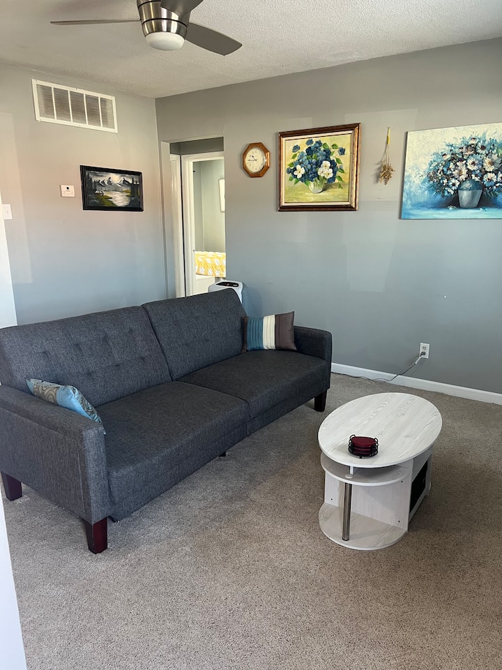 Capital City Cottage - Topeka, KS
