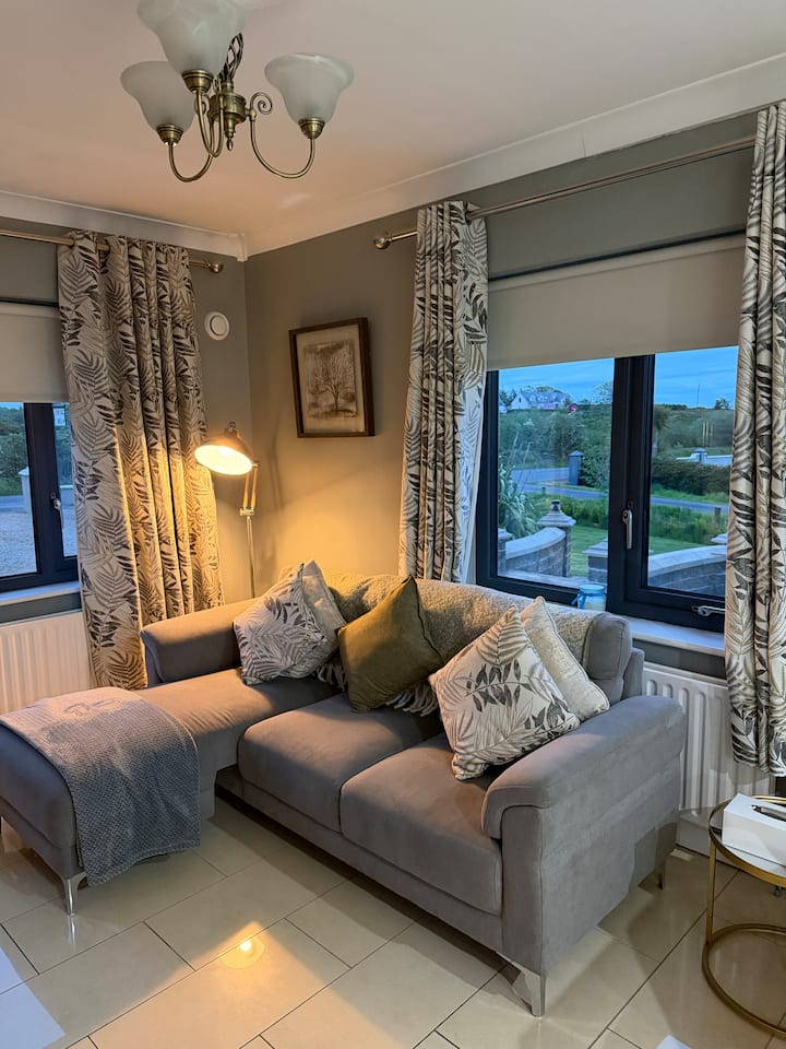 Cosy, Modern 3-bed House In Mountcharles, Donegal - Donegal