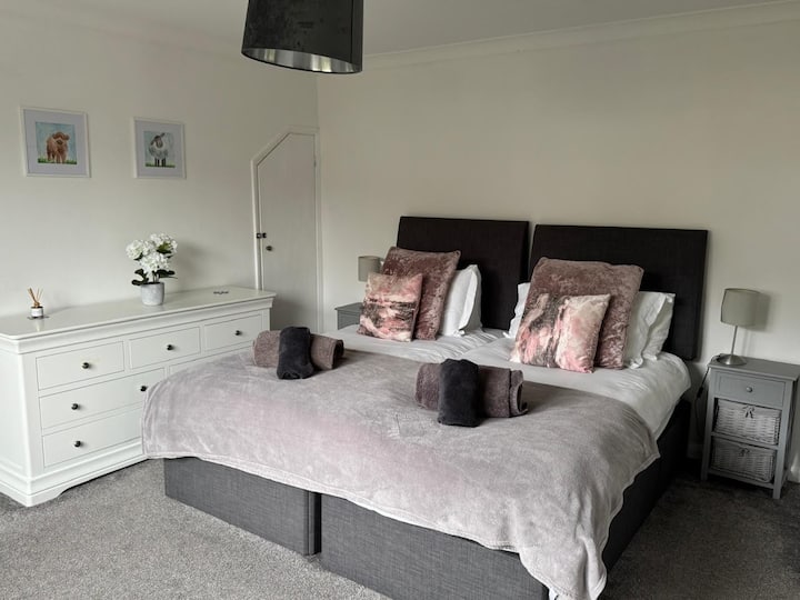 Habitación doble en la planta baja con baño