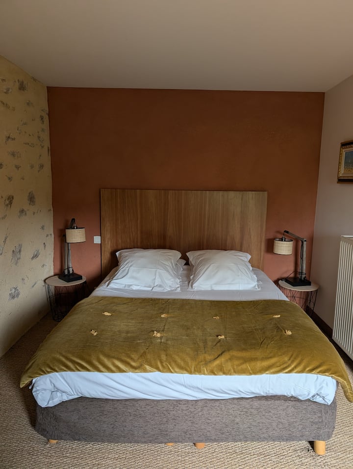 Posteľ 160 cm x 200 cm pre 2 osoby 