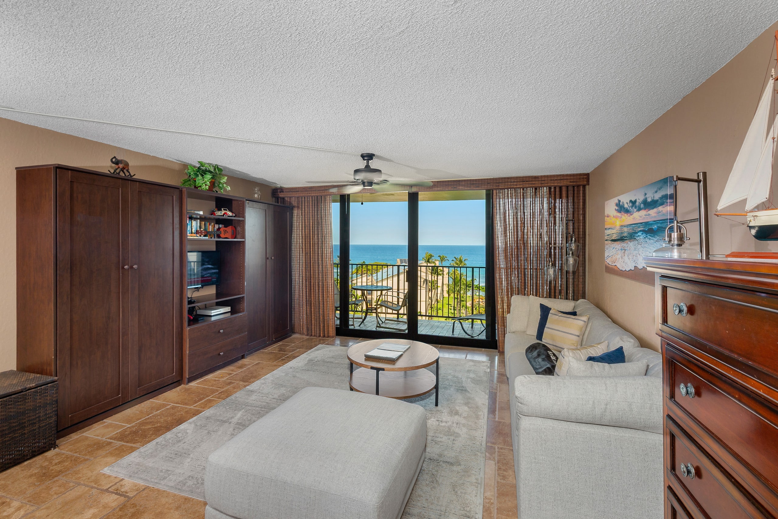 Condo in Lahaina · ★4.9 · 1 bedroom · 3 beds · 1 bath - Image 1