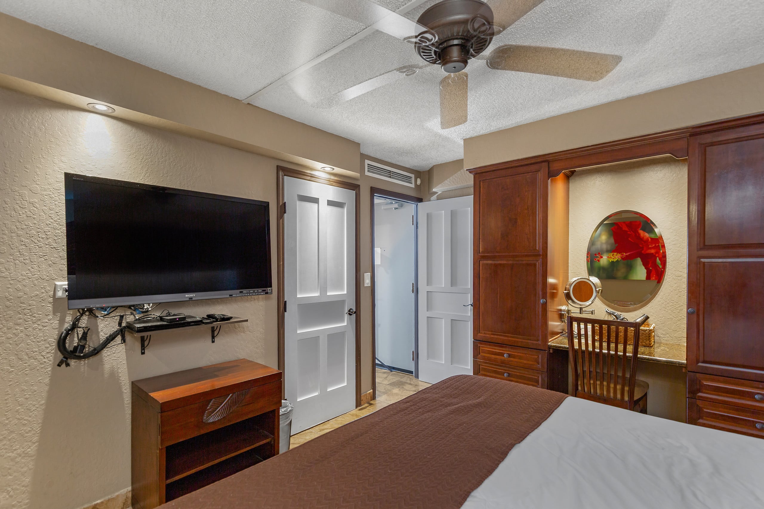 Condo in Lahaina · ★4.9 · 1 bedroom · 3 beds · 1 bath - Image 14