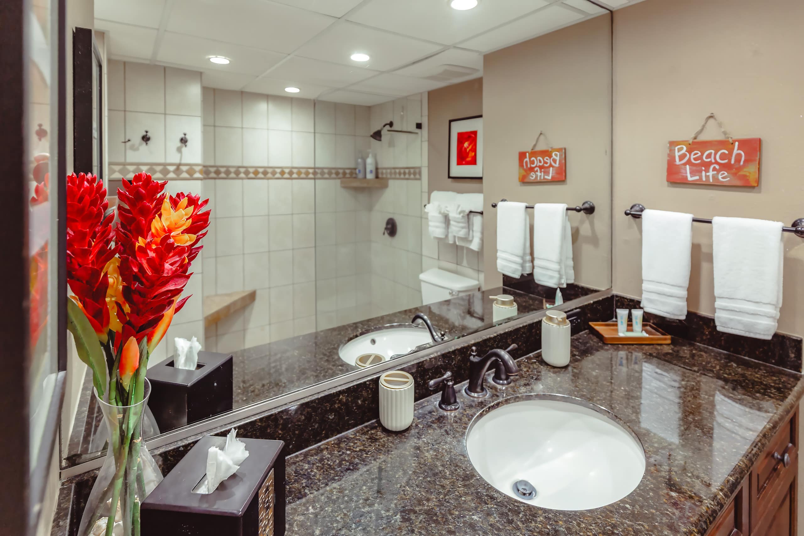 Condo in Lahaina · ★4.9 · 1 bedroom · 3 beds · 1 bath - Image 15
