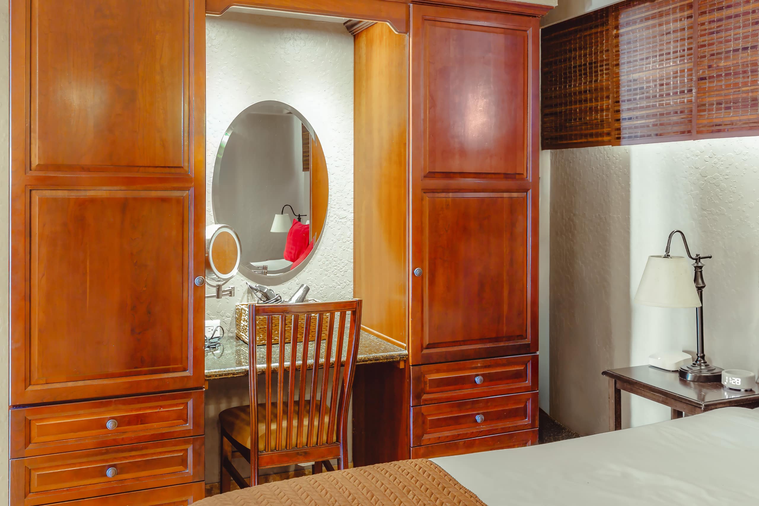 Condo in Lahaina · ★4.9 · 1 bedroom · 3 beds · 1 bath - Image 13